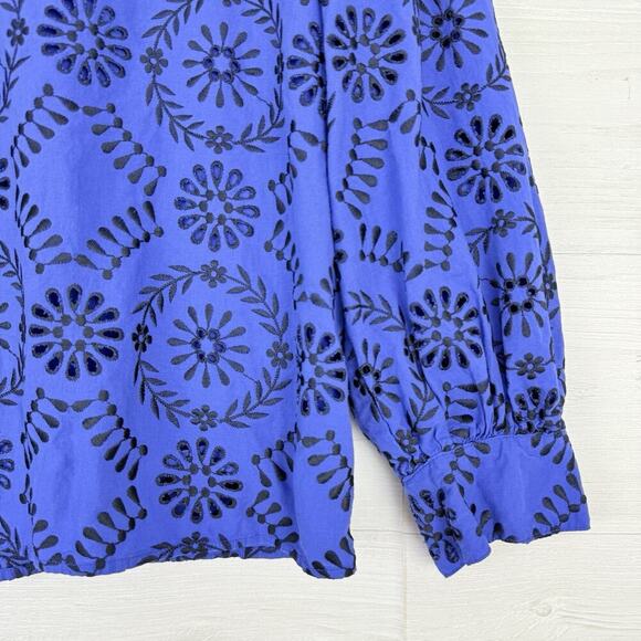 Ann Taylor Eyelet Top Blouse Size Medium Floral Blue Popover Long Sleeve Preppy - Picture 5 of 15